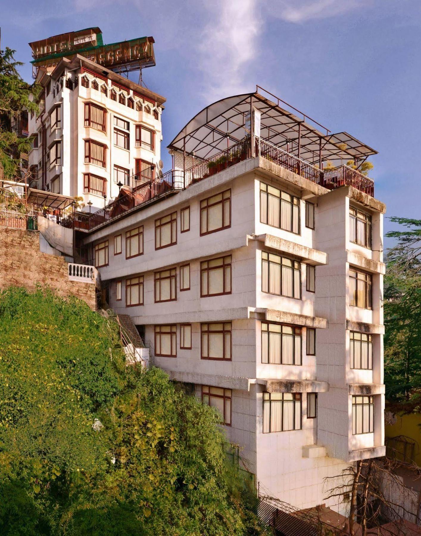 Отель Ashiana Regency Шимла Экстерьер фото